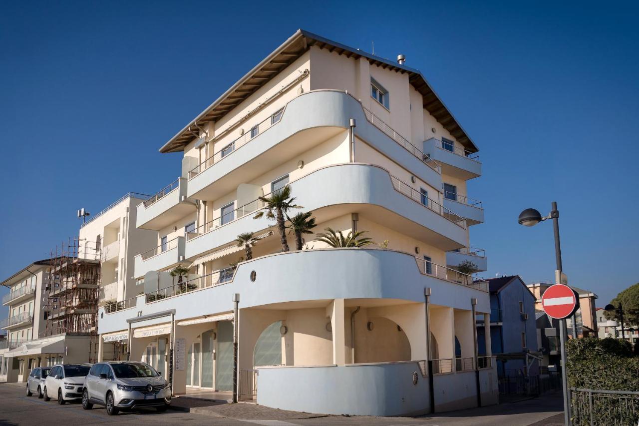 Ferrari Apartments Levante Caorle Exterior photo